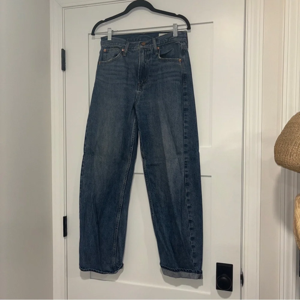 Gap Barrel High Rise Jean, Medium Indigo, Size 26 (2R) - Picture 3 of 5